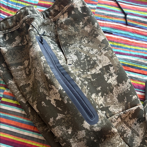 Nike tech fleece Black and Gray Camouflage Joggers size small slim fit nwt - Picture 3 of 16